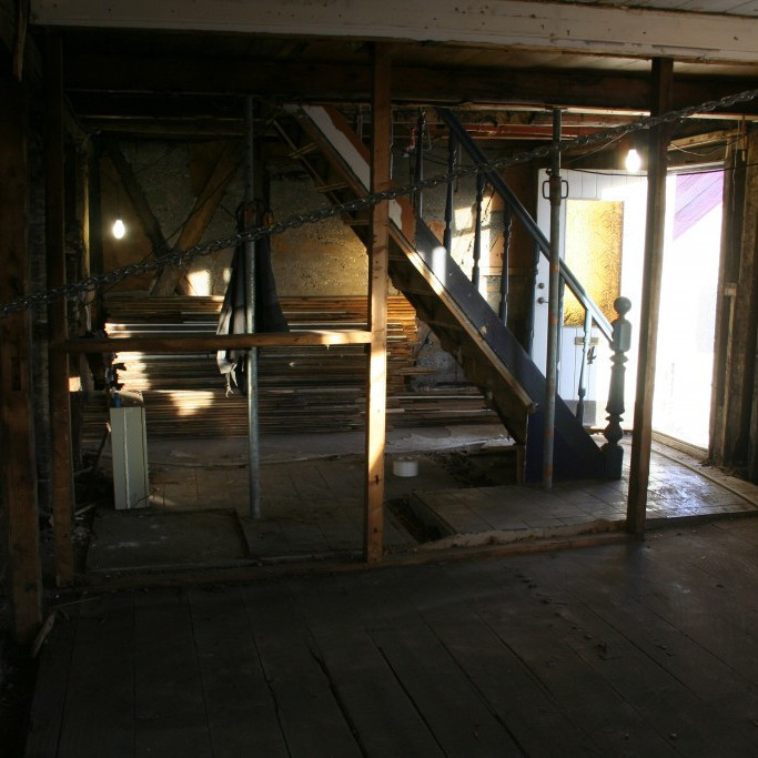 Búið að fjarlægja alla milliveggi á neðri hæð