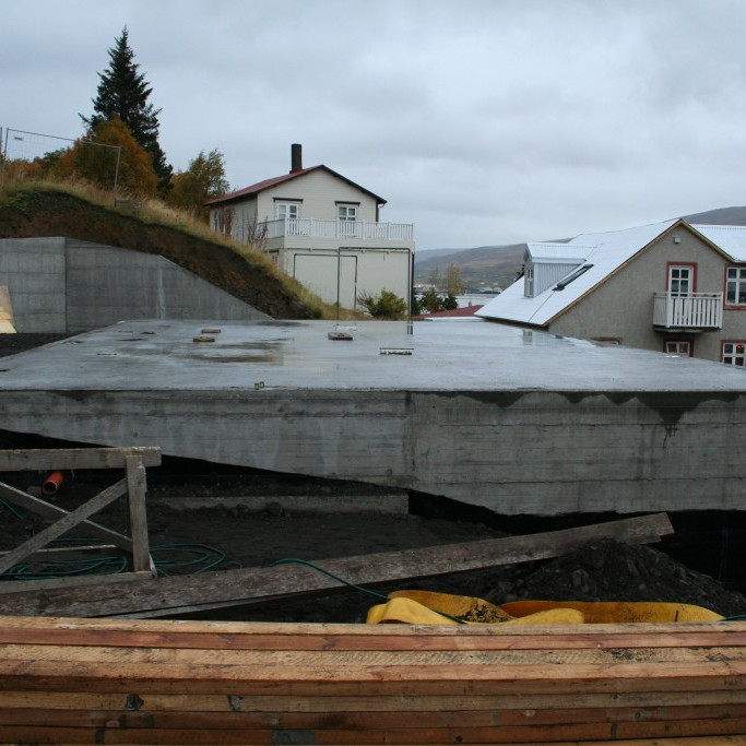 Grunnurinn tilbúinn fyrir húsið