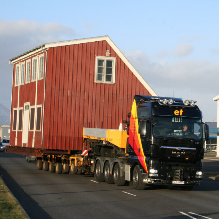 Gröndalshúsið flutt