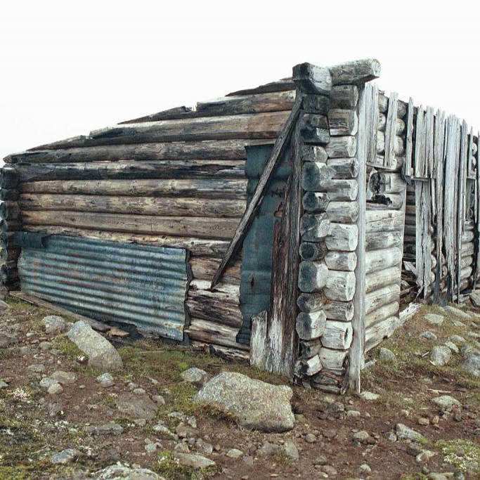 Það sem eftir stendur af símahúsinu sem reist var 1906