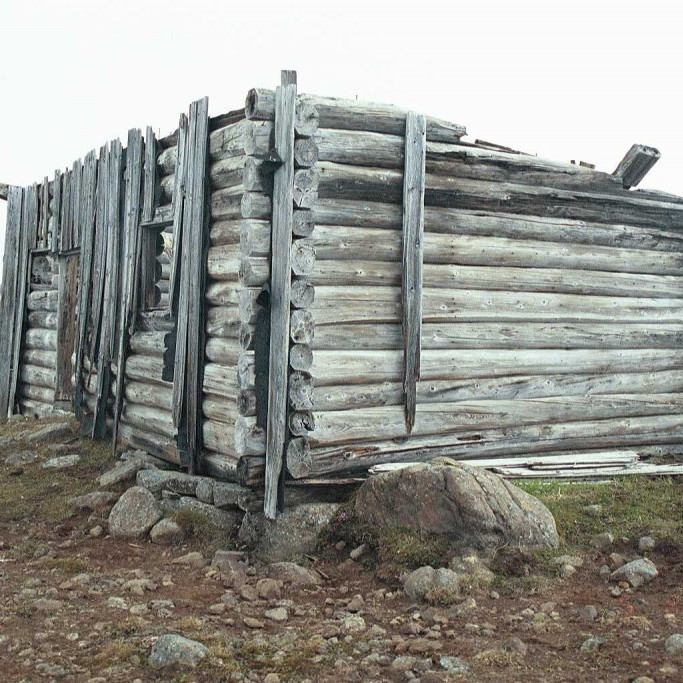 Það sem eftir stendur af símahúsinu sem reist var 1906