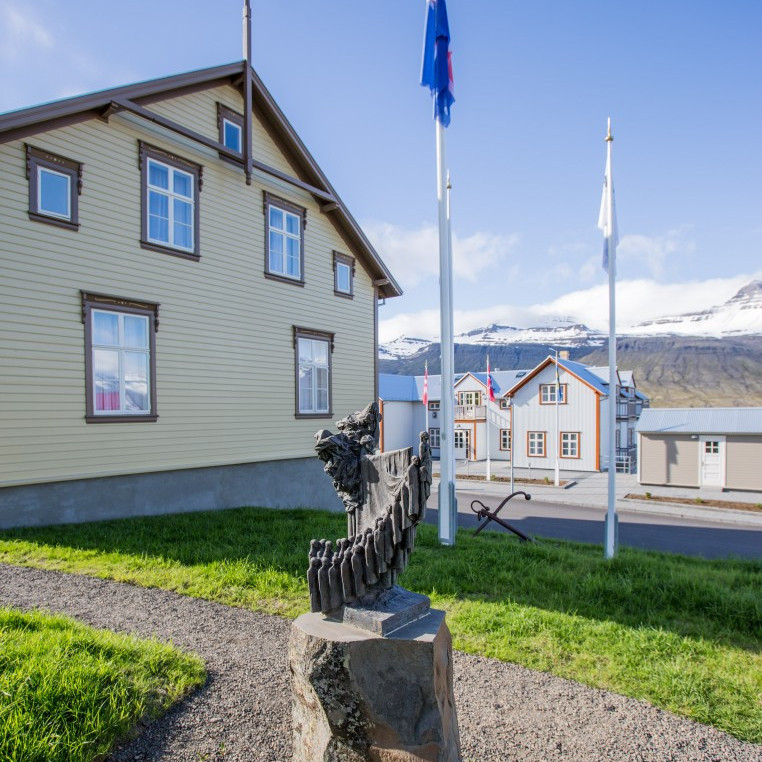 14880106257_052689d74f_o