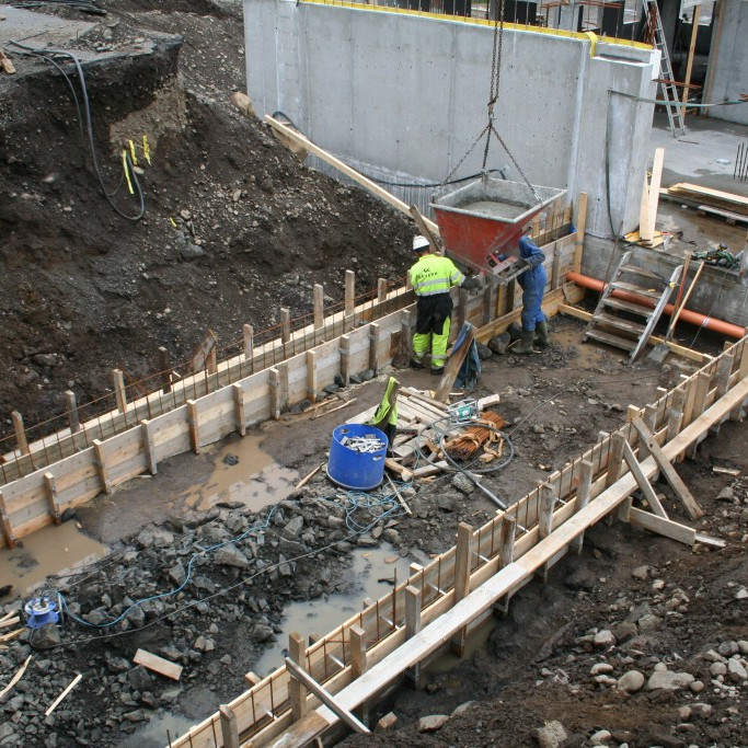 Undirbúið fyrir steypu á göngum sem liggja undir götunni og tengja Franska spítalann og Læknishús