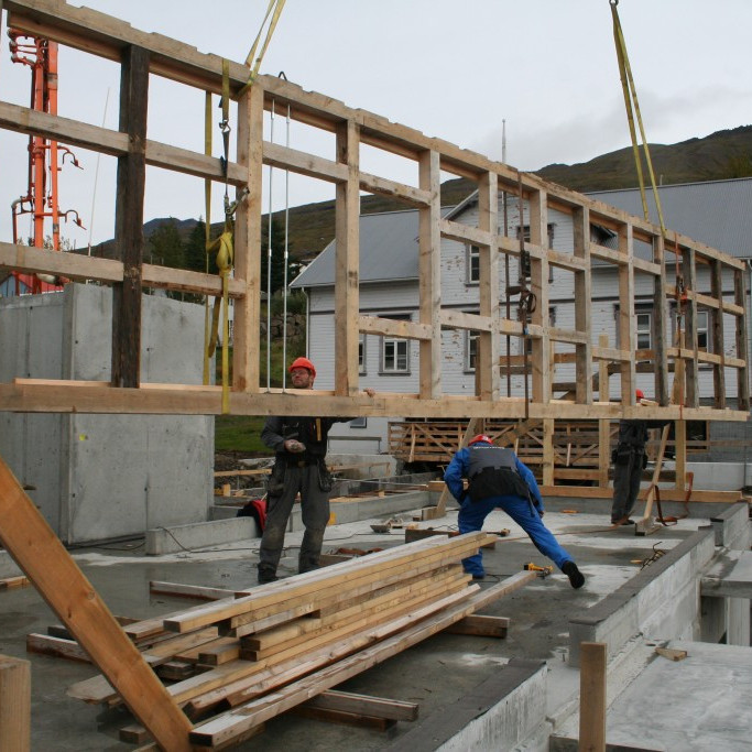 Grindin hýf eftir að hafa verið tekin í sundur og endurbyggð