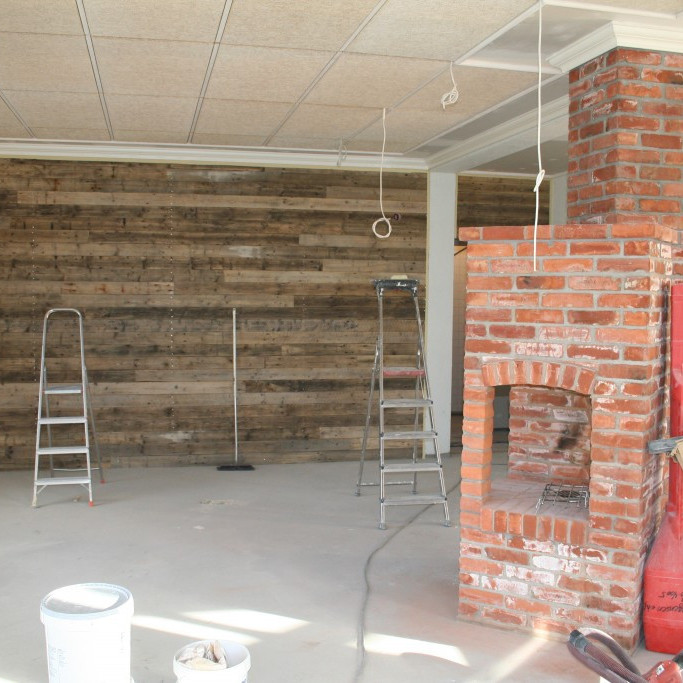 Arinn í veitingasal á jarðhæð