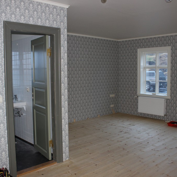 Herbergi að fyrstu hæð