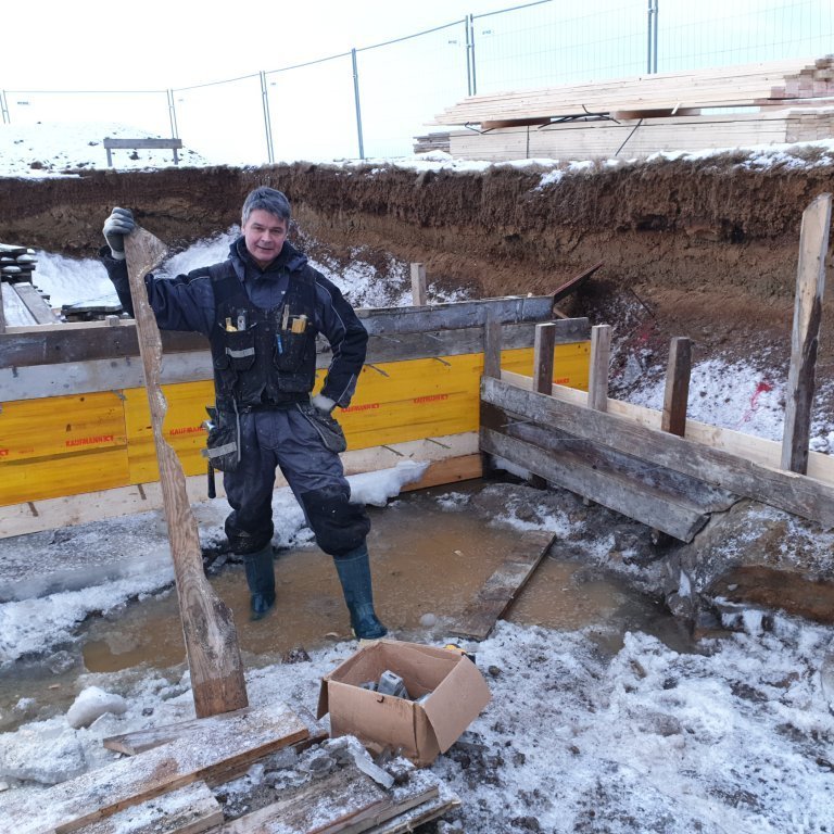 Unnið að grunni