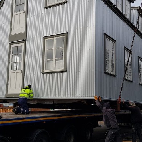 Flutningur hússins undirbúinn