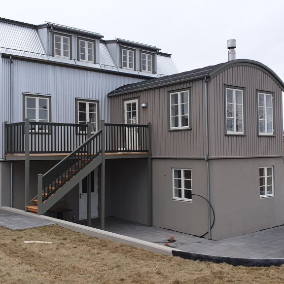 Nánast tilbúið að aftan