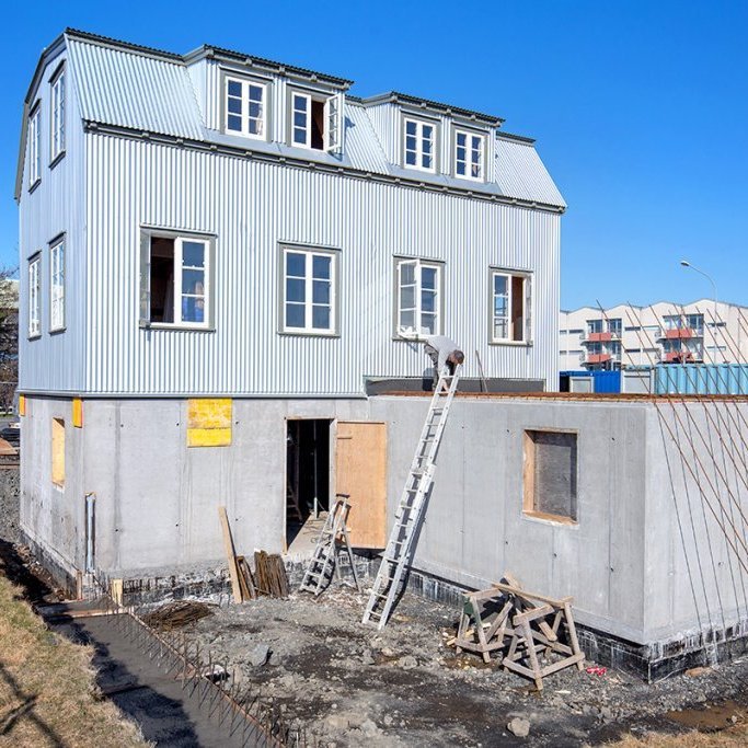 Unnið að uppbyggingu á Starhaga 1