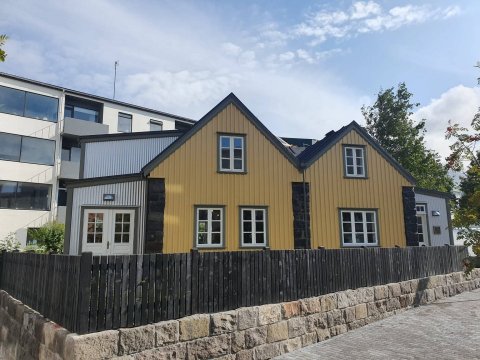 Stóra Sel auglýst til sölu